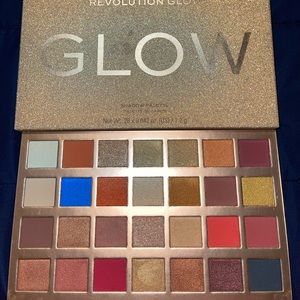 Makeup Revolution Glow Palette